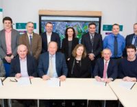 Atkins signs contracts for Gaelcholáiste Chiarraí