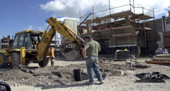 Construction Sector Sees Contraction Despite Housing Growth